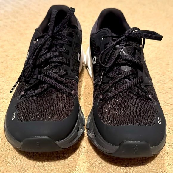 ON CLOUD Womens Cloudflyer 4 (NWOB) Cloudtec technology- Never worn. MINT! 8.0M - Picture 9 of 11